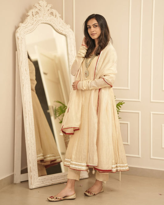 The White Festivewear